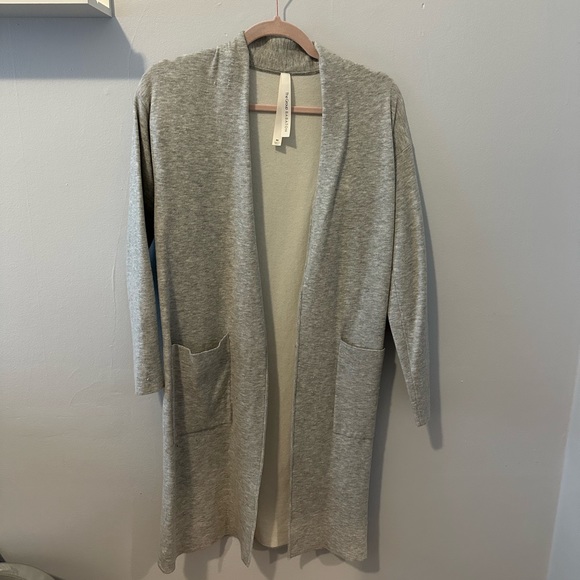 Babaton ty cardigan size xs - Picture 2 of 3